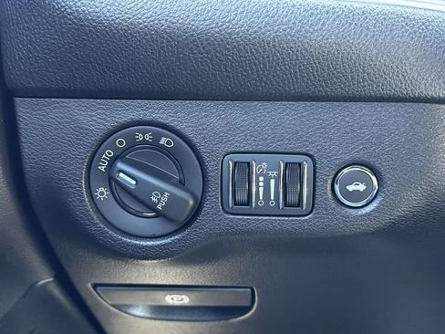 Used 2022 Dodge Challenger R/T Scat Pack w/ Driver Convenience Group RWD image 25