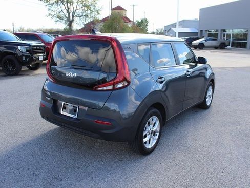 Used 2022 Kia Soul LX w/ Technology Package image 9
