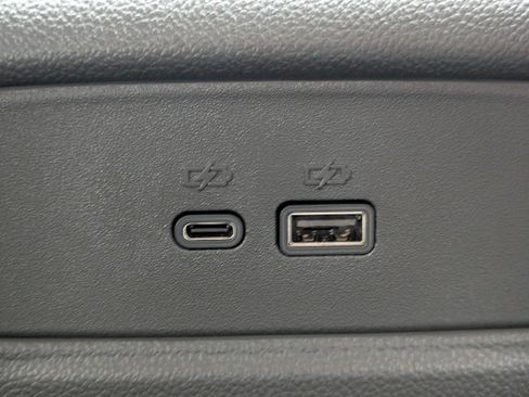 New 2026 Chevrolet Trax LT w/ Sunroof Package FWD image 9
