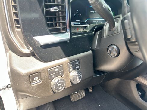 Used 2023 Chevrolet Silverado 1500 LTZ AWD/4WD image 19