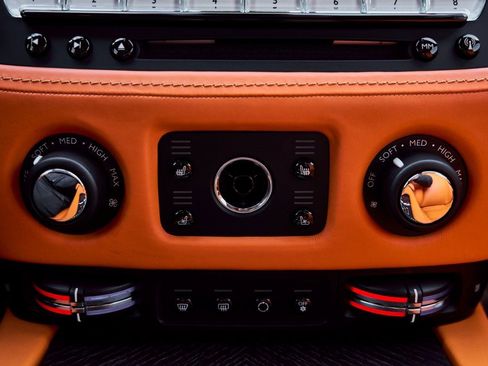 Used 2019 Rolls-Royce Wraith image 67