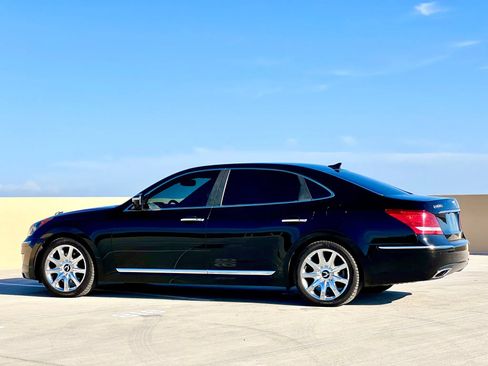 Used 2011 Hyundai Equus Signature RWD image 6