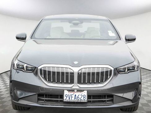 Used 2025 BMW 530i 530i w/ Premium Package image 2