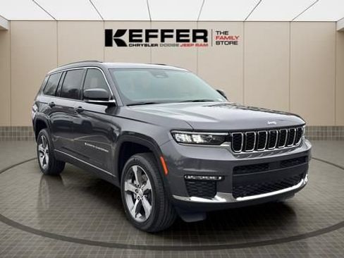 Used 2025 Jeep Grand Cherokee L Limited w/ Luxury Tech Group II AWD/4WD image 8