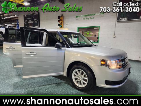 Used 2019 Ford Flex SE image 1