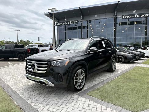 Used 2025 Mercedes-Benz GLS 450 4MATIC image 2