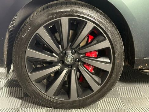 Certified 2025 Land Rover Range Rover SV image 13