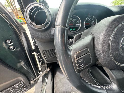 Used 2012 Jeep Wrangler Sport AWD/4WD image 13