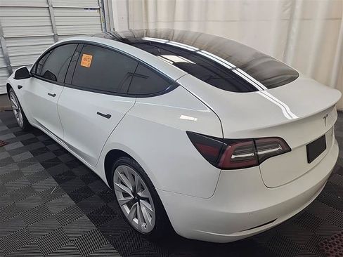 Used 2022 Tesla Model 3 Long Range AWD/4WD image 3