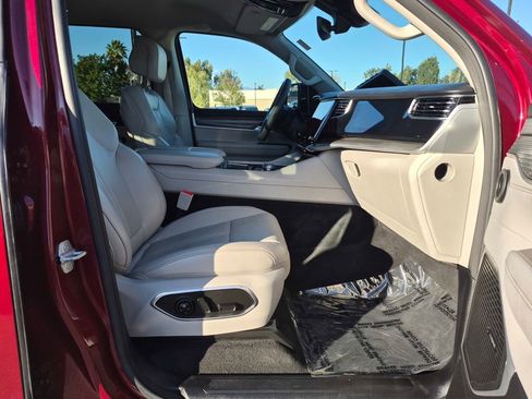 Used 2023 Jeep Wagoneer Series II w/ Flexible Seating Group image 37