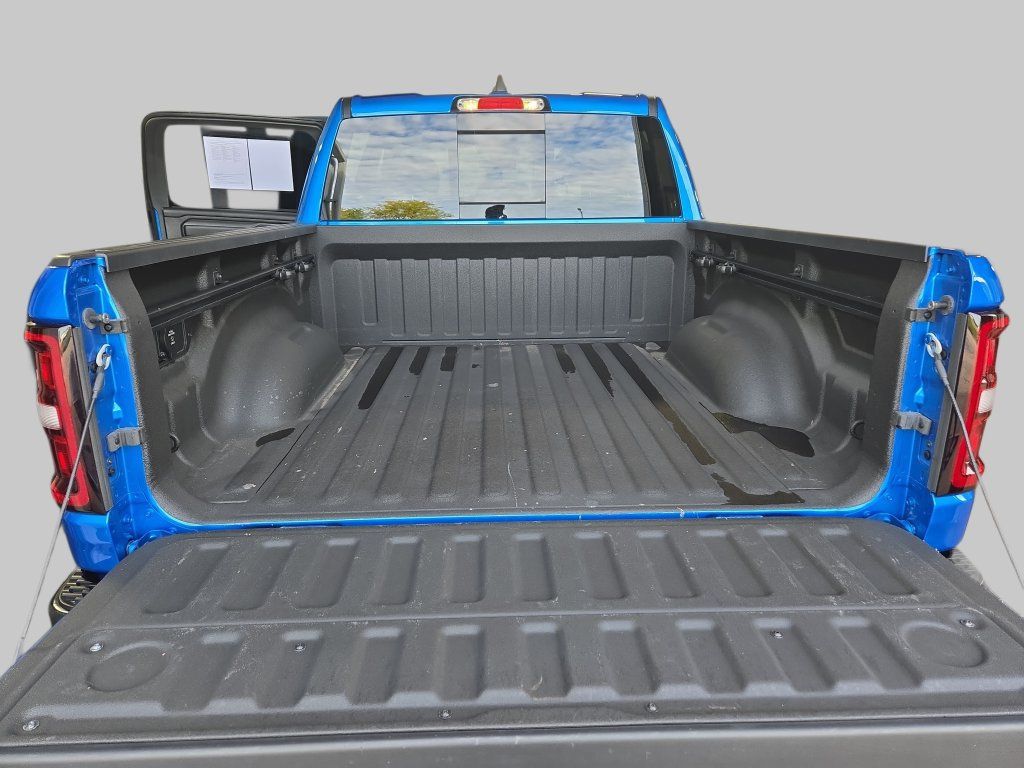 Used 2025 RAM 1500 Warlock AWD/4WD image 15