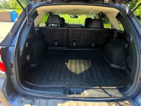 Used 2016 Subaru Outback 3.6R Limited image 32