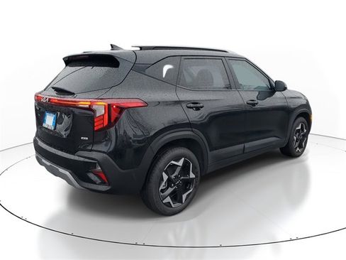 Used 2025 Kia Seltos S image 6