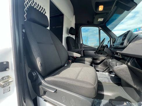 Used 2019 Mercedes-Benz Sprinter 1500 image 14