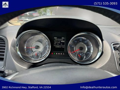 Used 2016 Chrysler Town & Country Touring FWD image 25