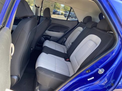 Used 2024 Hyundai Venue SEL image 15