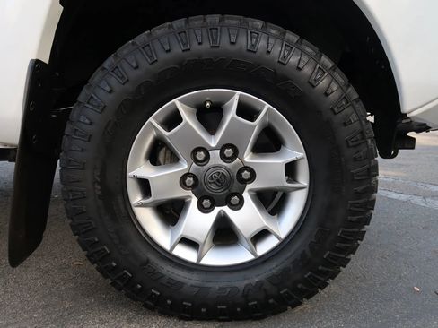 Used 2014 Toyota Tacoma PreRunner image 11