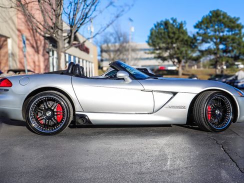 Used 2004 Dodge Viper SRT-10 image 5