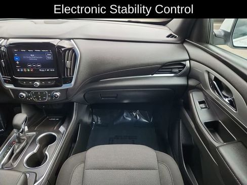 Used 2022 Chevrolet Traverse LT AWD/4WD image 23