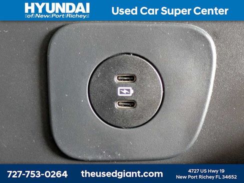 Used 2025 Ford Explorer Active RWD image 17