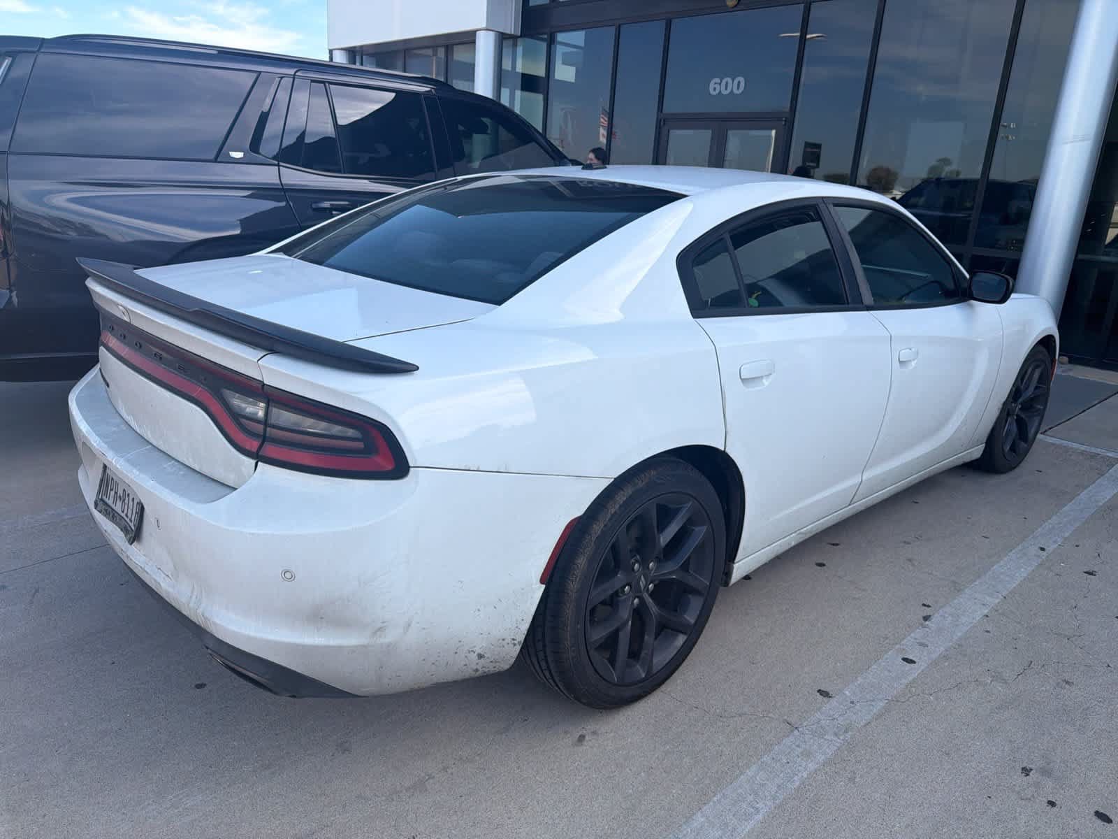 Used 2020 Dodge Charger SXT w/ Blacktop Package RWD image 3