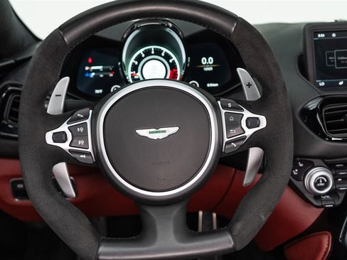 Used 2021 Aston Martin V8 Vantage Roadster RWD image 89