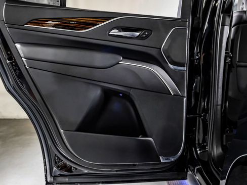 Used 2021 Cadillac Escalade Luxury RWD image 34