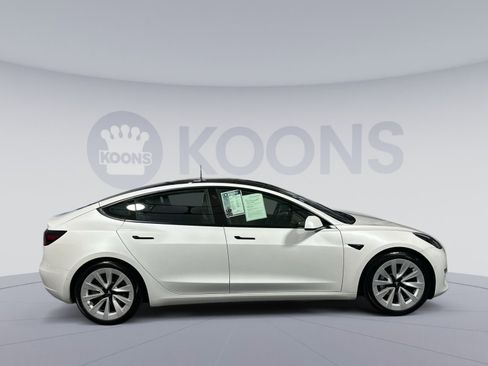 Used 2021 Tesla Model 3 Standard Range Plus image 8