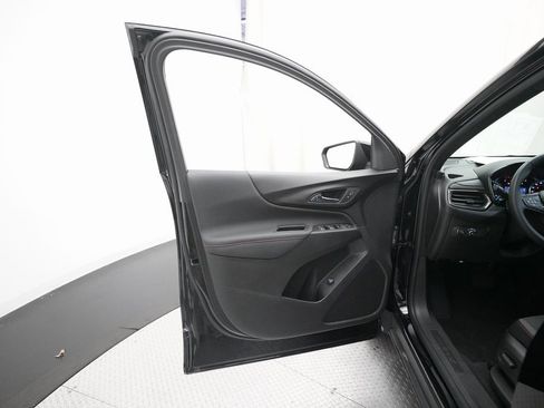 Used 2023 Chevrolet Equinox RS image 28