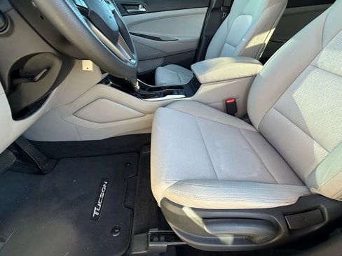 Used 2018 Hyundai Tucson SE image 12