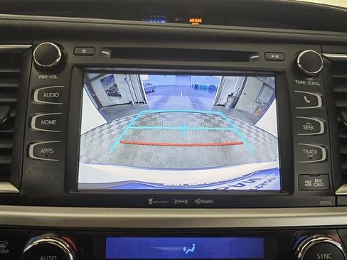 Used 2019 Toyota Highlander XLE image 39