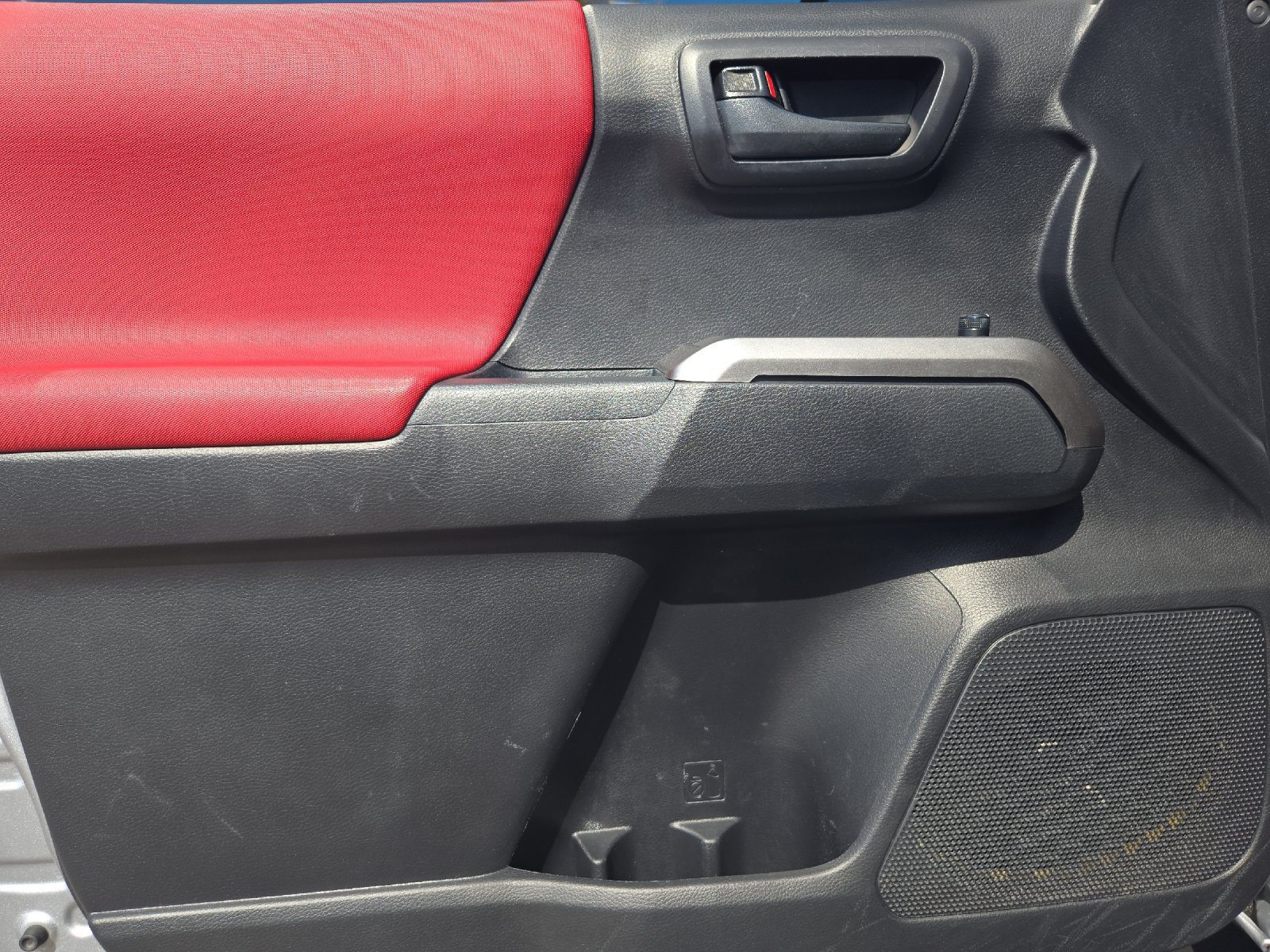 Certified 2021 Toyota Tacoma SR5 AWD/4WD image 10