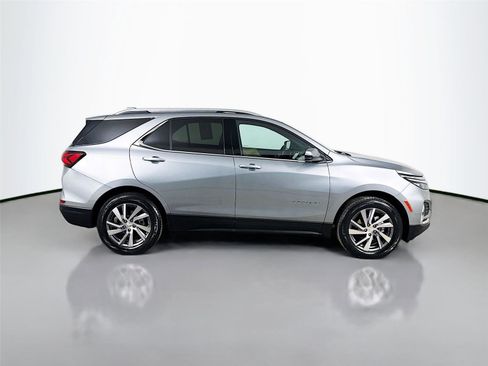 Used 2023 Chevrolet Equinox Premier image 10