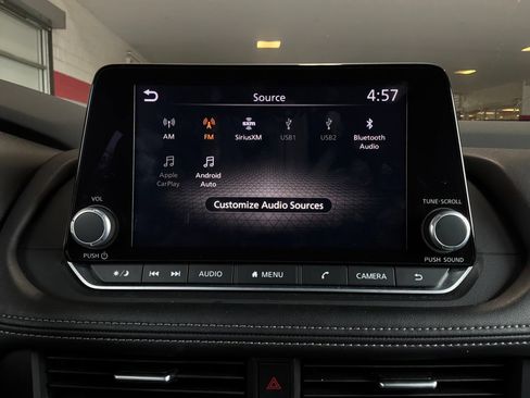 Used 2025 Nissan Rogue SV FWD image 30