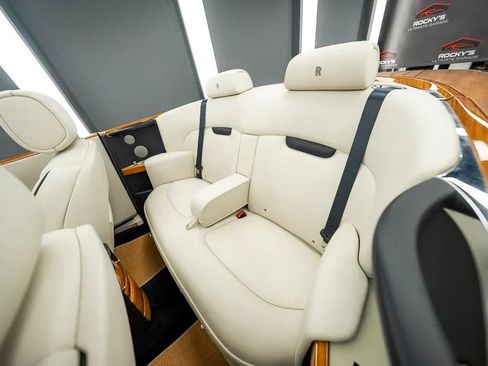 Used 2010 Rolls-Royce Phantom Drophead Coupe RWD image 17