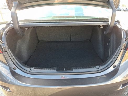Used 2018 MAZDA MAZDA3 Touring image 30