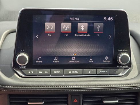 Used 2025 Nissan Rogue SV AWD/4WD image 17