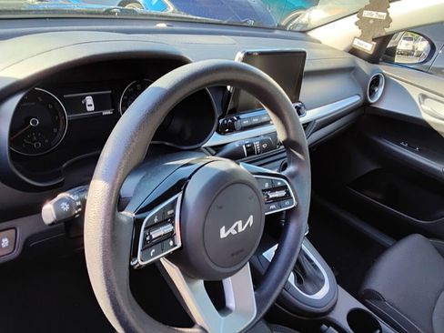 Used 2023 Kia Forte LXS w/ LXS Technology Package FWD image 8