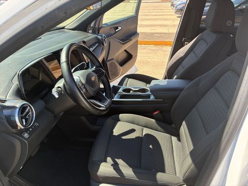 Used 2025 Chevrolet Equinox LT AWD/4WD image 25