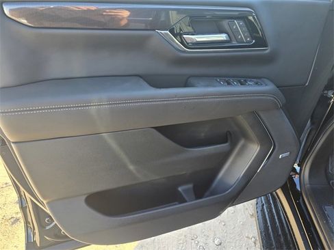 New 2026 GMC Yukon XL Elevation image 21