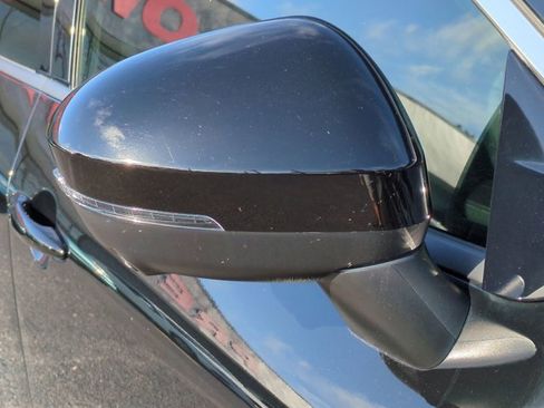 Used 2021 Nissan Rogue SV w/ Premium Package image 12