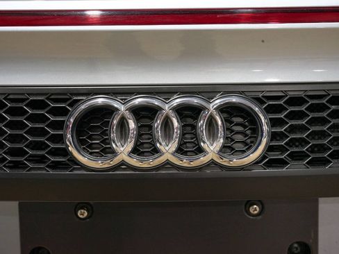 Used 2018 Audi R8 V10 w/ Carbon Exterior Package AWD/4WD image 38