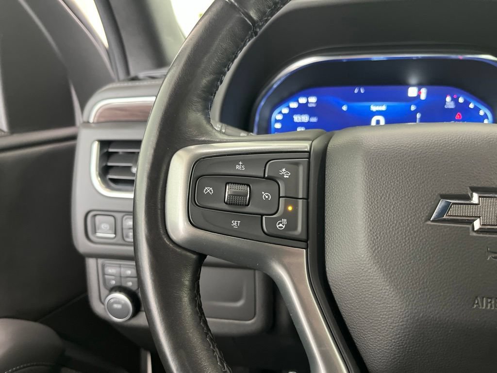 Used 2022 Chevrolet Tahoe Z71 w/ Luxury Package AWD/4WD image 6