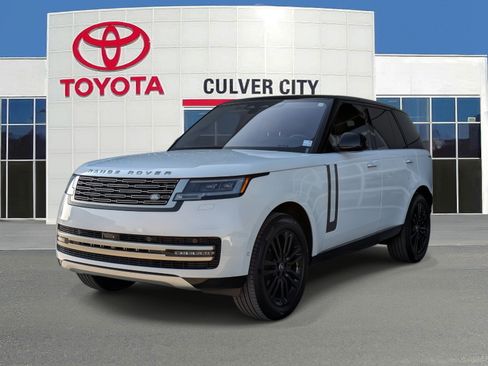 Used 2023 Land Rover Range Rover SE image 1