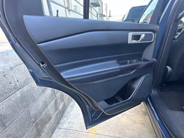 Used 2020 Ford Explorer XLT w/ Equipment Group 202A RWD image 8
