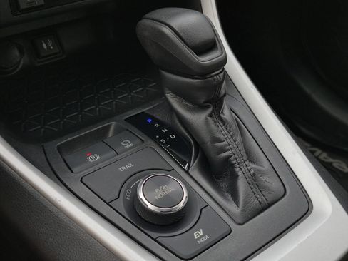 Used 2019 Toyota RAV4 XLE image 17