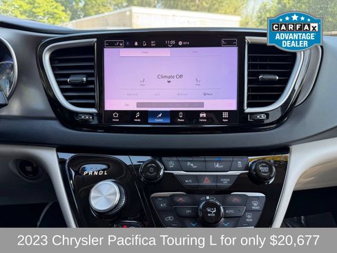 Used 2023 Chrysler Pacifica Touring-L FWD image 18