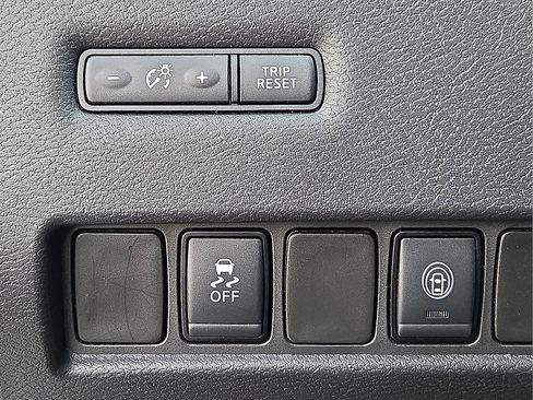 Used 2020 Nissan Murano SV image 19