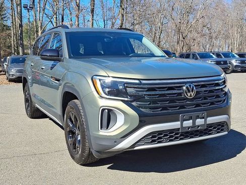 Certified 2025 Volkswagen Atlas Peak Edition SE image 2