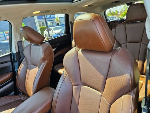 Used 2019 Subaru Ascent Touring w/ Popular Package #3 AWD/4WD image 18